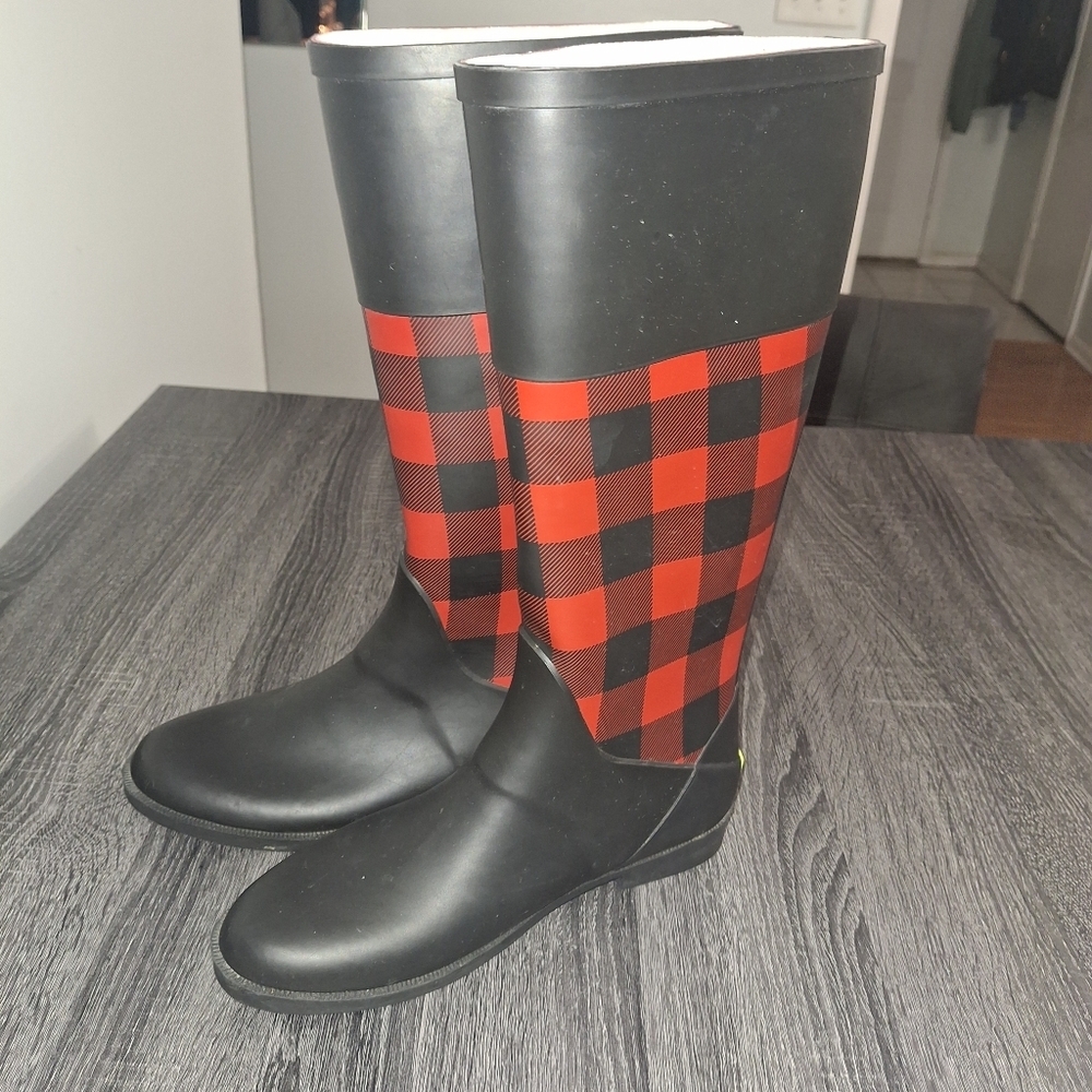 Black and Red Plaid Rain Boots- W SZ 8 - Picture 4 of 5